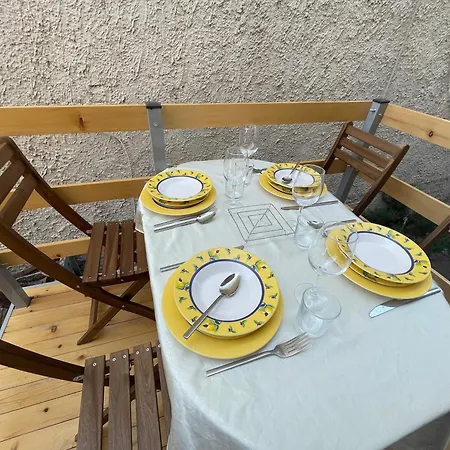 Mimicry ניאה פלאגיה